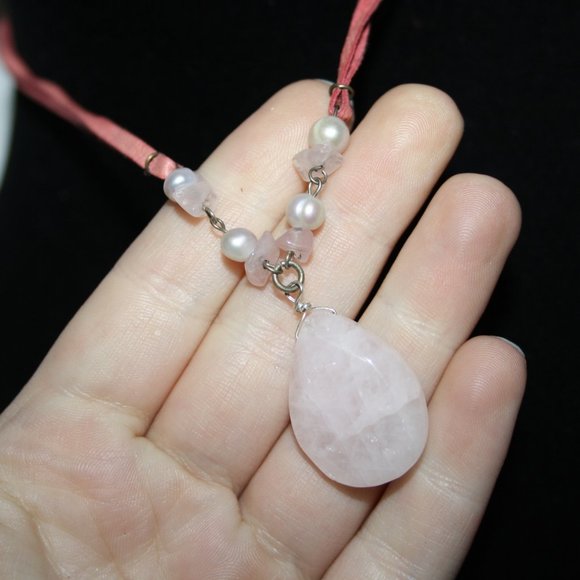 Natural rose quartz and pearl necklace